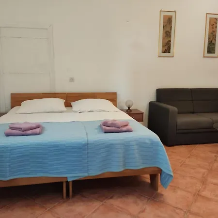 Koka, Sandy Apartment